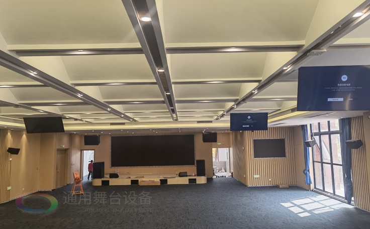 科技賦能，匠心筑造 通用舞臺(tái)吊桿承建南京某學(xué)院報(bào)告廳即將圓滿(mǎn)交付，打造現(xiàn)代化多功能學(xué)術(shù)殿堂